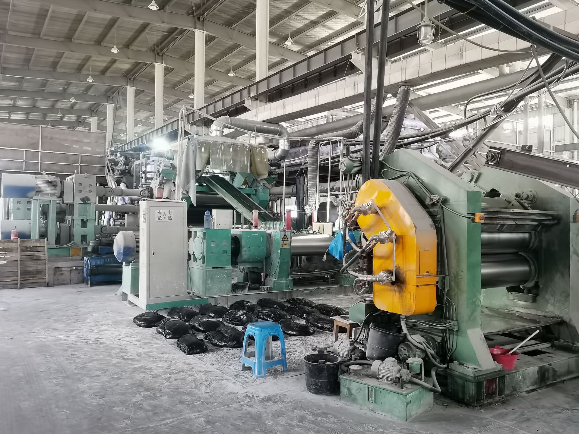 Rubber fam roll mouse pad coil raw material rubber white cloth synthetic wear-resistant non-degumming thickness 2-6mm manufacturer | PAIDU